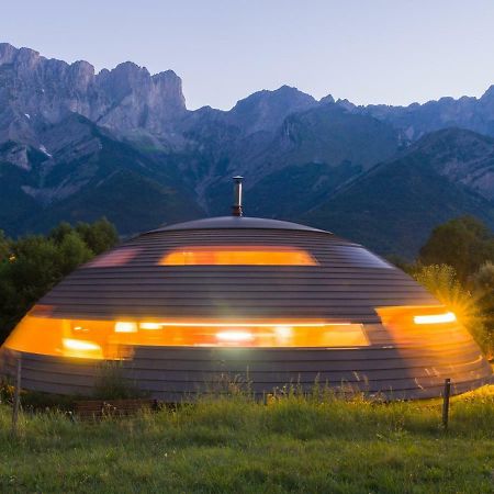 Au-Dela Des Nuages, Maison D'Hotes Insolite & Spa Aubessagne Buitenkant foto