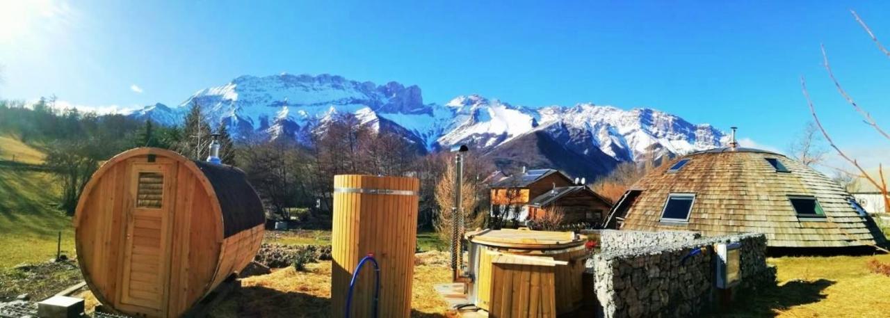Au-Dela Des Nuages, Maison D'Hotes Insolite & Spa Aubessagne Buitenkant foto