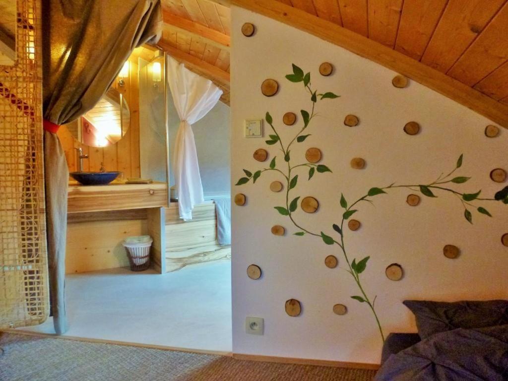 Au-Dela Des Nuages, Maison D'Hotes Insolite & Spa Aubessagne Buitenkant foto