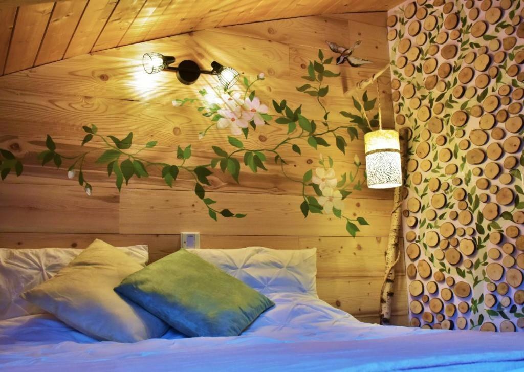 Au-Dela Des Nuages, Maison D'Hotes Insolite & Spa Aubessagne Buitenkant foto