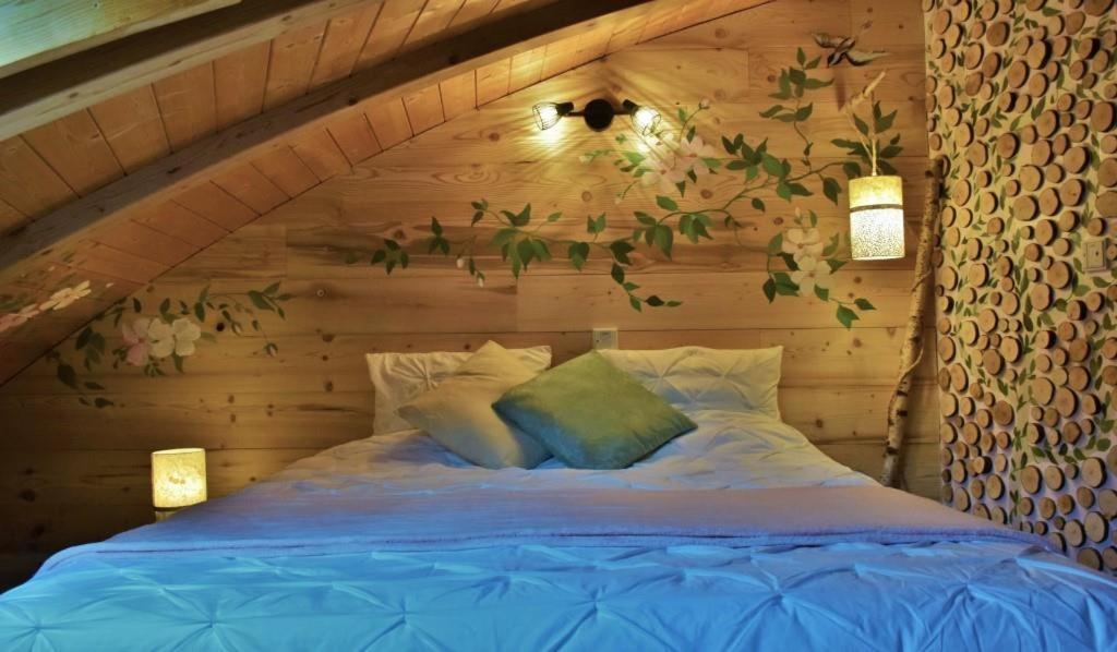 Au-Dela Des Nuages, Maison D'Hotes Insolite & Spa Aubessagne Buitenkant foto